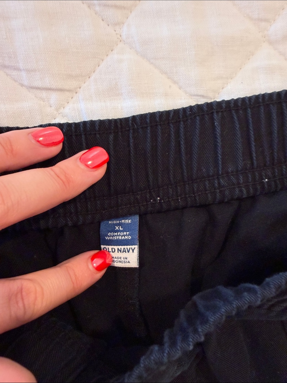 Old Navy Black Cargo Capris with Elastic Waist - Picture 2 of 2